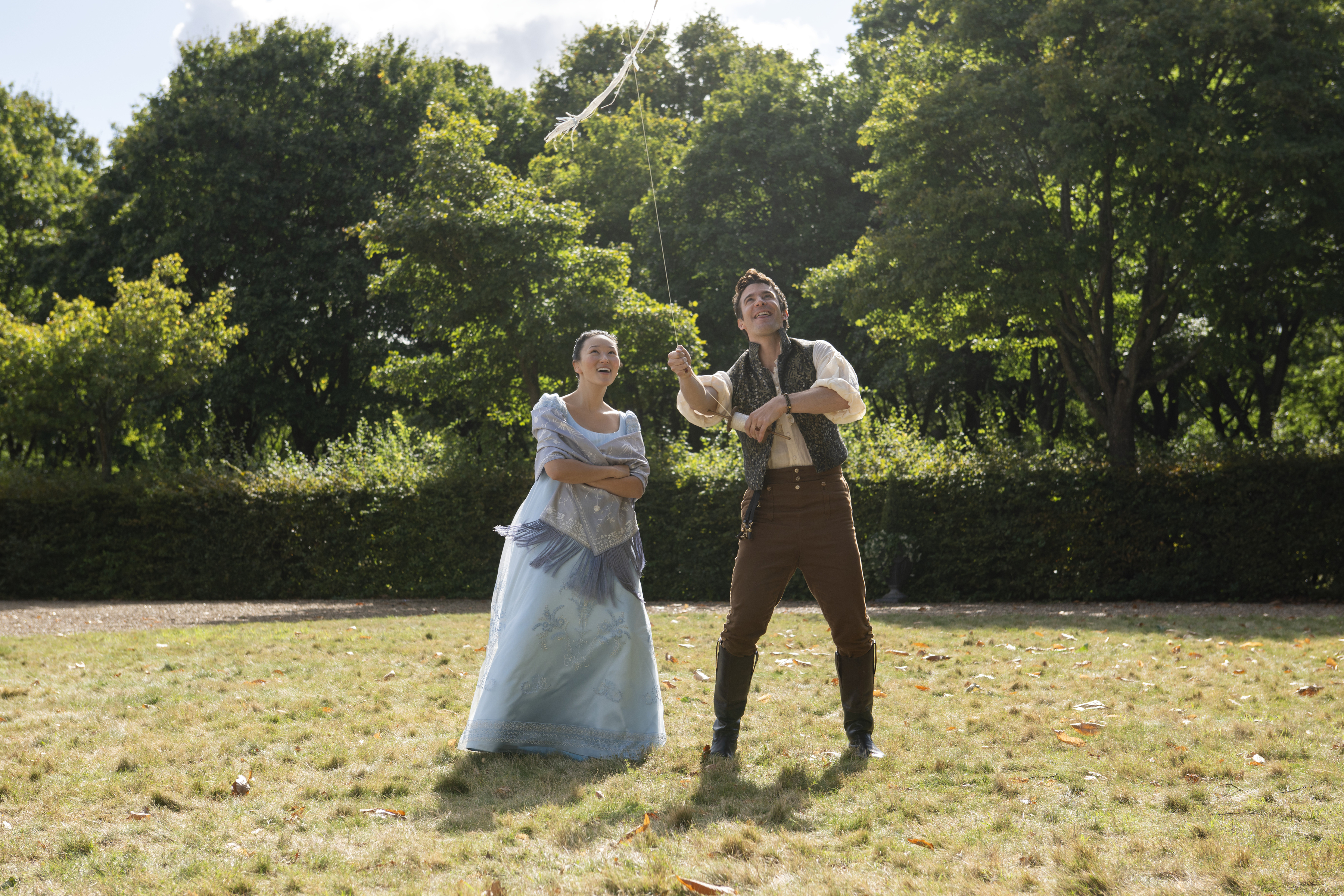 Interview: 'Bridgerton' Stars Luke Thompson and Yerin Ha Discuss ...