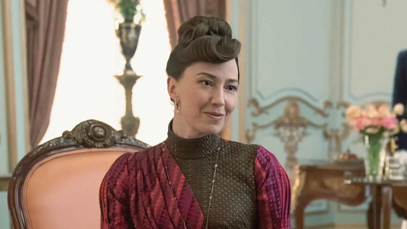 Interview: Carrie Coon Chats About the Pleasures of Acting and 'The Gilded Age'